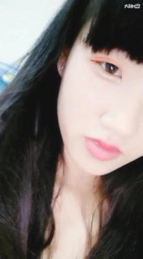 可爱清秀L小宝贝直播大秀，假肉棒猛插，小粉嫩逼白浆直冒