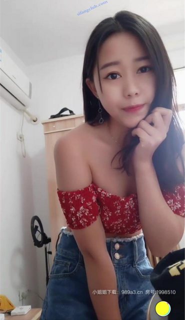 顔值女 【单身妈妈】直播閒 衛生間秀身材 脫光 扣B噴水秀