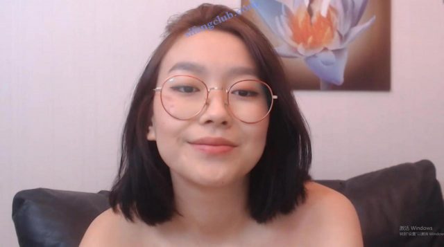 戴眼镜的妹子【lola_cez】全裸假鸡巴摩擦跳蛋自慰高潮大秀-福利岛