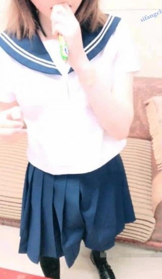 【在校学生】穿着校服感觉就是不一样,白白嫩嫩啪啪大秀-福利岛