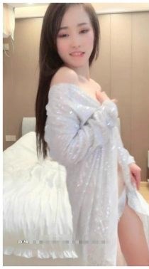 2019.12.23【恋爱中央】可爱妹子23号晚多场高收费秀 跳舞道具