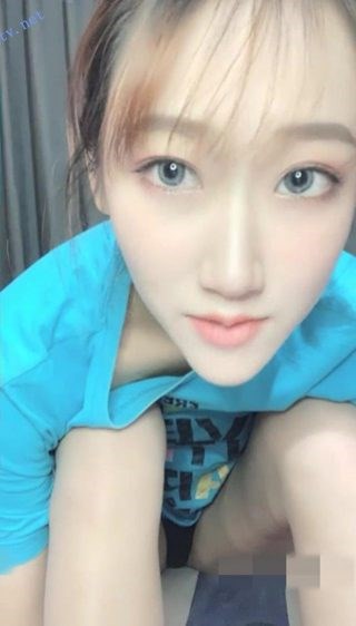 校花级女神【你的甜心雪碧】首秀下海 收费爱心奶 扣穴自慰-福利岛
