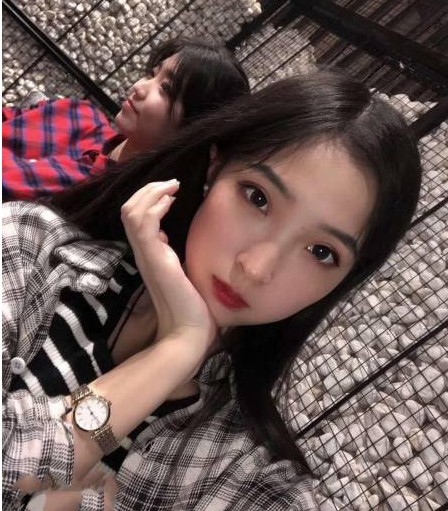 李静与眼镜学妹与男炮友